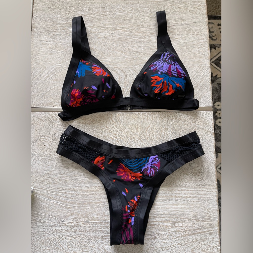 Volcom Bikini Set